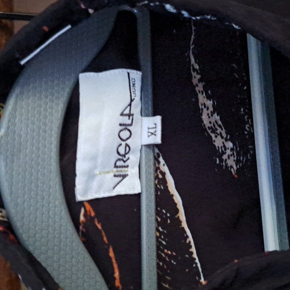 Virgola XL Button Up T-Shirt - Picture 3 of 3